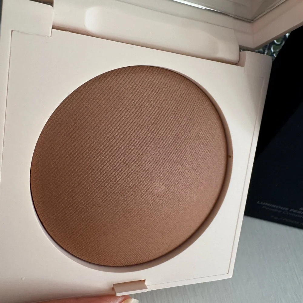 laura mercier